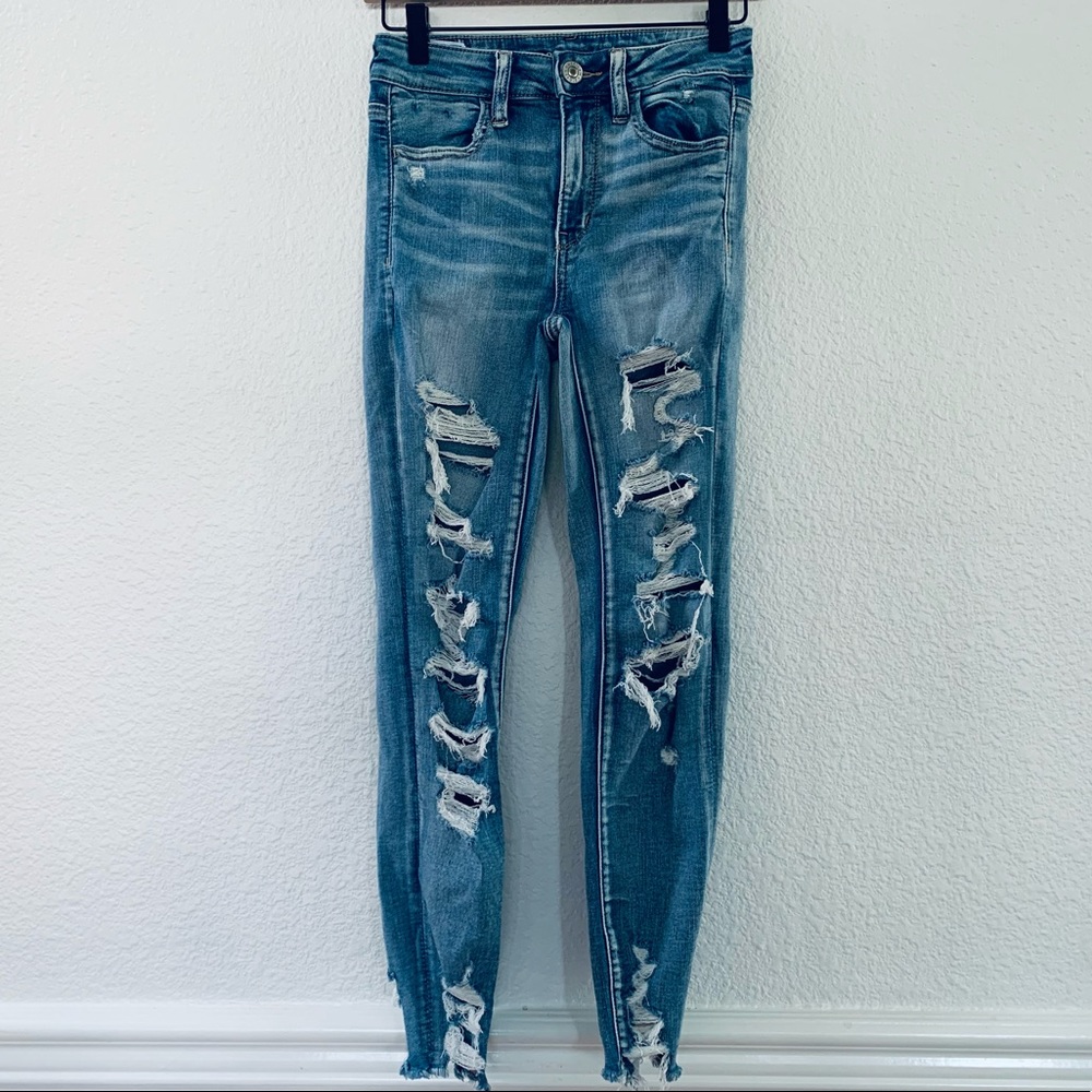 American Eagle distressed hi rise jeggings size 2 short